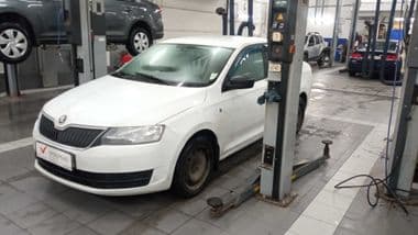 Skoda Rapid 2016 года, 225 000 км - вид 1