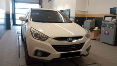Hyundai ix35 2014 года, 298 000 км - вид 2