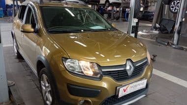 Renault Sandero Stepway 2017 года, 131 062 км - вид 2