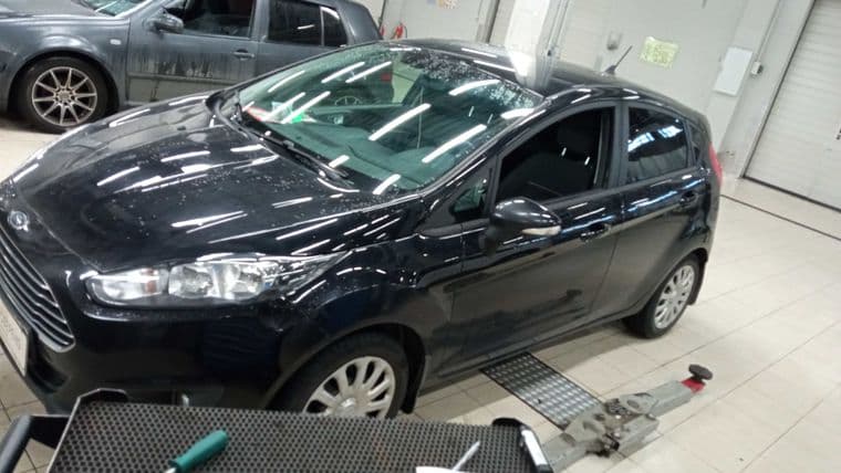 Ford Fiesta 2018 года, 48 582 км - вид 2