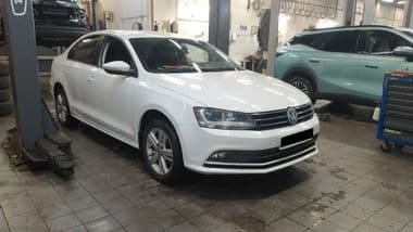 Volkswagen Jetta 2017 года, 139 000 км - вид 2