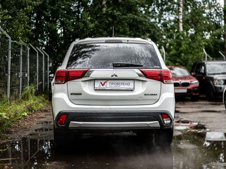 Mitsubishi Outlander, 2015 - вид 3