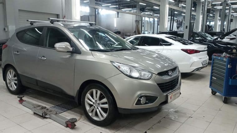 Hyundai ix35 2011 года, 211 000 км - вид 2