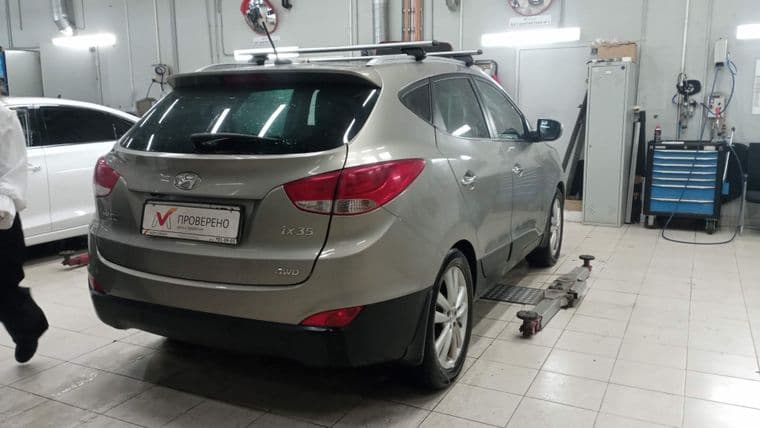Hyundai ix35, 2011 - вид 2