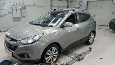 Hyundai ix35 2011 года, 211 000 км - вид 1
