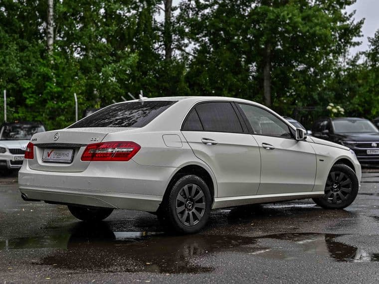 Mercedes-Benz E-класс 2010 года, 360 126 км - вид 2