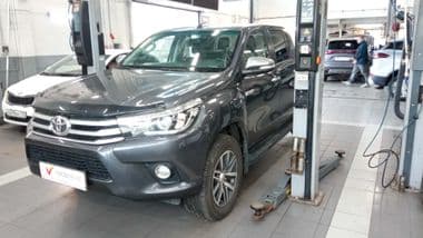 Toyota Hilux 2015 года, 132 325 км - вид 1