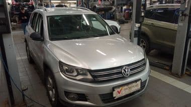 Volkswagen Tiguan 2013 года, 170 109 км - вид 2
