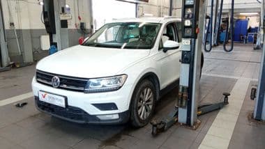 Volkswagen Tiguan 2017 года, 293 000 км - вид 1