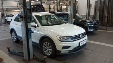 Volkswagen Tiguan 2017 года, 293 000 км - вид 2