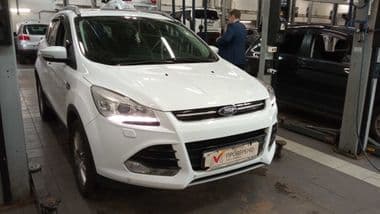 Ford Kuga 2015 года, 170 198 км - вид 2