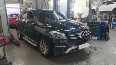 Mercedes-Benz GLE-класс 2018 года, 157 000 км - вид 2