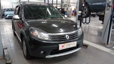 Renault Sandero Stepway 2014 года, 88 105 км - вид 2
