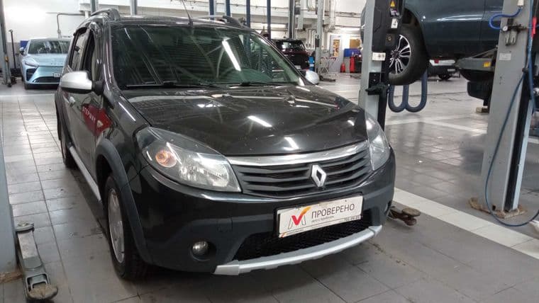Renault Sandero Stepway 2014 года, 88 105 км - вид 2