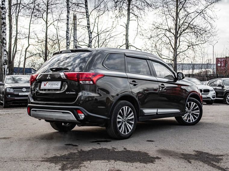 Mitsubishi Outlander 2019 года, 159 380 км - вид 2
