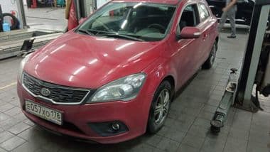 KIA Ceed 2011 года, 302 000 км - вид 1