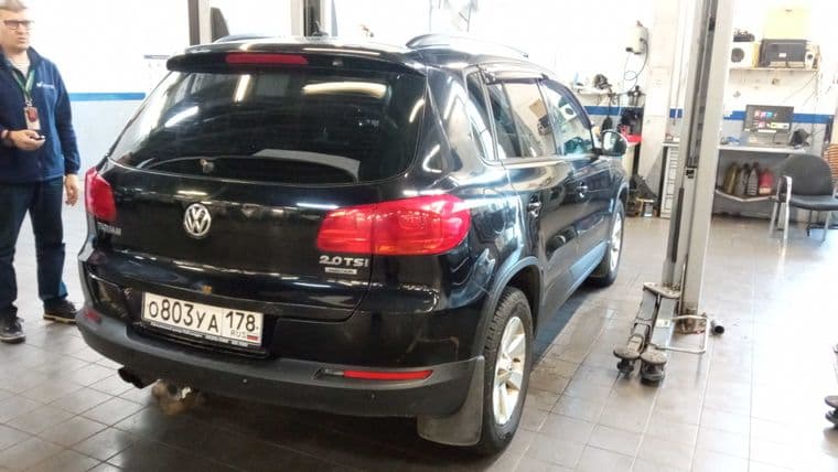 Volkswagen Tiguan, 2013 - вид 2