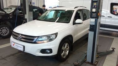 Volkswagen Tiguan 2012 года, 124 566 км - вид 1