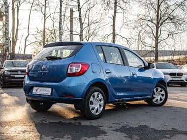 Renault Sandero 2016 года, 180 659 км - вид 2