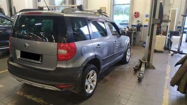 Skoda Yeti 2011 года, 120 607 км - вид 2