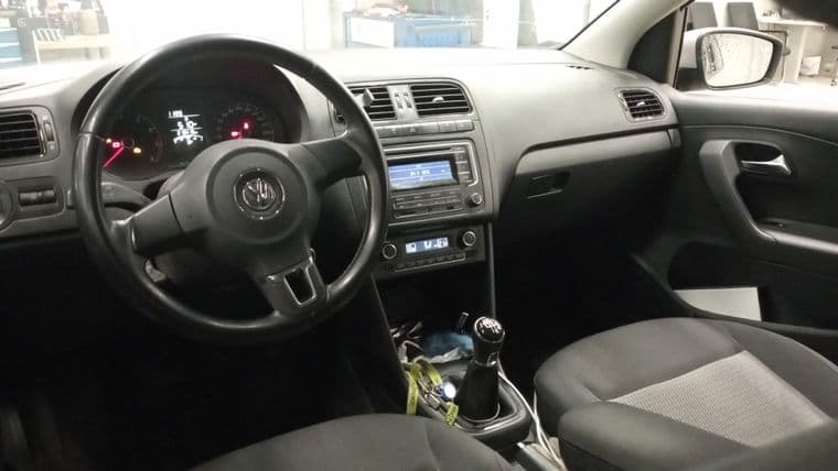 Volkswagen Polo, 2015 - вид 4