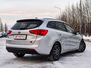 KIA Ceed 2018 года, 106 045 км - вид 2