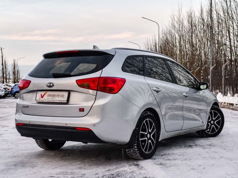 KIA Ceed 2018 года, 106 045 км - вид 2