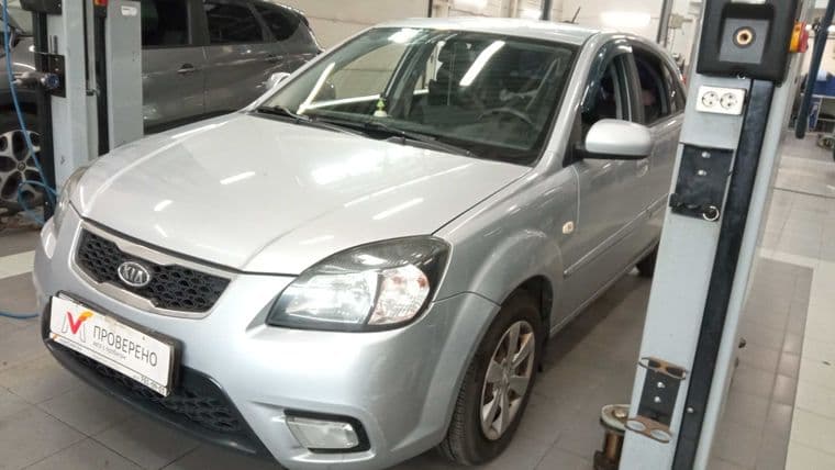 Kia Rio 2010 года, 179 875 км - вид 1