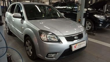 Kia Rio 2010 года, 179 875 км - вид 2