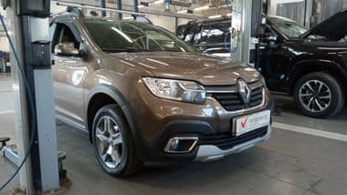 Renault Sandero Stepway 2018 года, 106 614 км - вид 2
