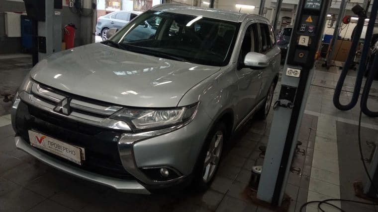 Mitsubishi Outlander 2015 года, 118 898 км - вид 1