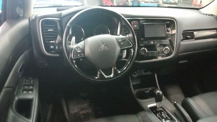 Mitsubishi Outlander, 2015 - вид 4