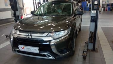 Mitsubishi Outlander 2019 года, 165 113 км - вид 1