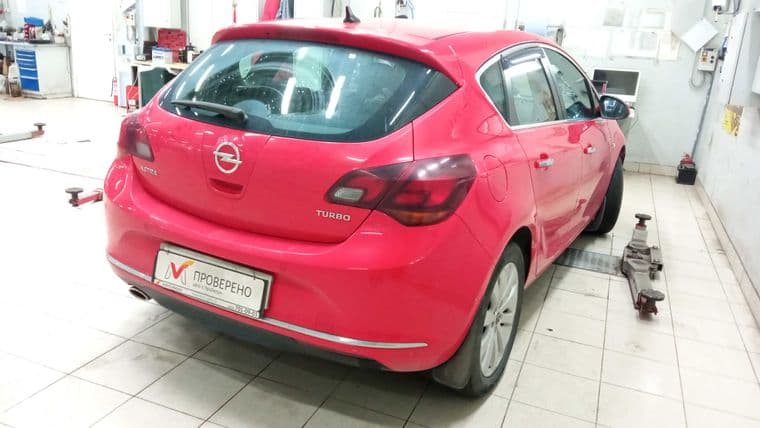Opel Astra 2013 года, 115 528 км - вид 2