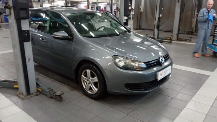 Volkswagen Golf, 2011 - вид 1