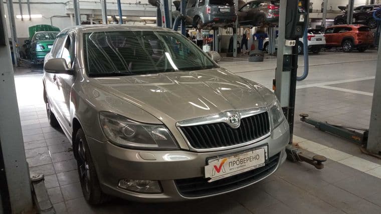 Skoda Octavia 2012 года, 262 056 км - вид 2