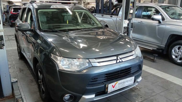 Mitsubishi Outlander, 2014 - вид 1