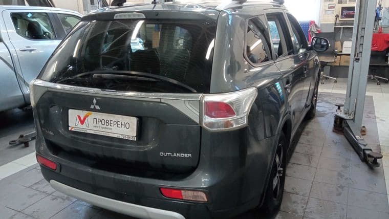 Mitsubishi Outlander, 2014 - вид 2