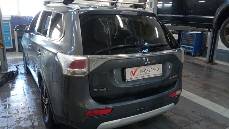 Mitsubishi Outlander, 2014 - вид 3