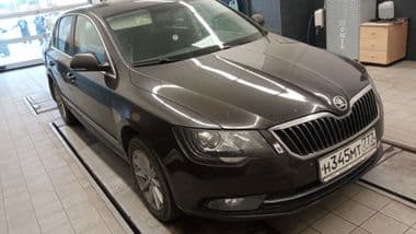 Skoda Superb 2014 года, 221 774 км - вид 1