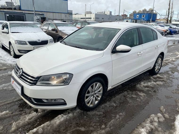 Volkswagen Passat 2012 года, 232 874 км - вид 1