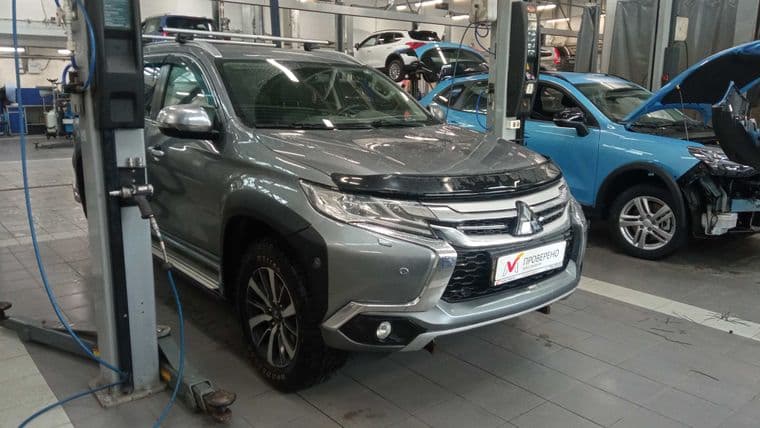 Mitsubishi Pajero Sport, 2018 - вид 1