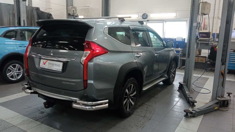 Mitsubishi Pajero Sport, 2018 - вид 2