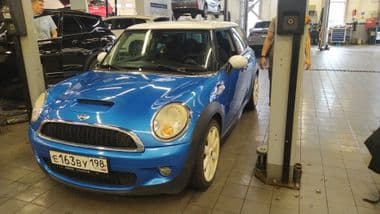 MINI Cooper S 2009 года, 163 210 км - вид 1