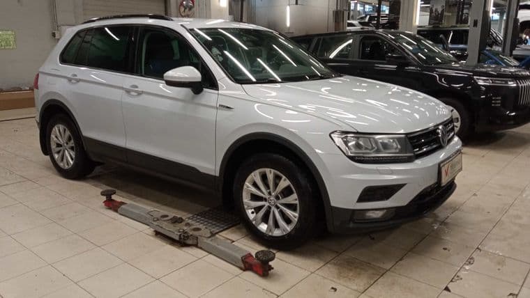 Volkswagen Tiguan 2019 года, 169 957 км - вид 1