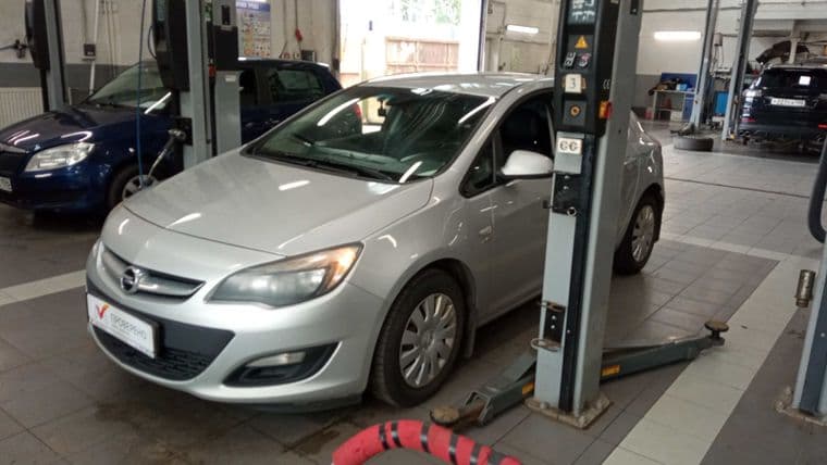 Opel Astra 2013 года, 201 358 км - вид 1