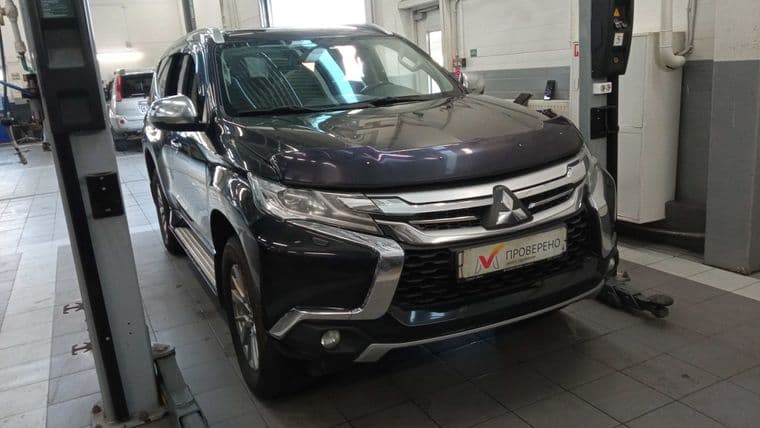 Mitsubishi Pajero Sport, 2017 - вид 2