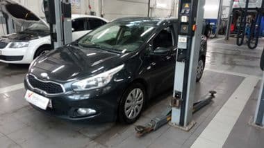 KIA Ceed 2013 года, 123 300 км - вид 1