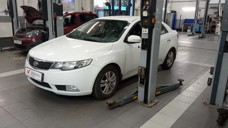 KIA Cerato 2012 года, 173 500 км - вид 1