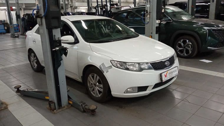 KIA Cerato 2012 года, 173 500 км - вид 2